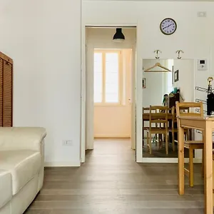  Apartment Bocconi-navigli 10 Italy